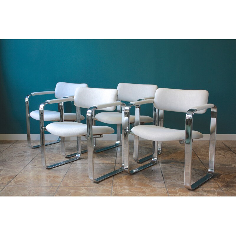 Set of four white Mobel Italia chairs in metal, Eero AARNIO - 1968