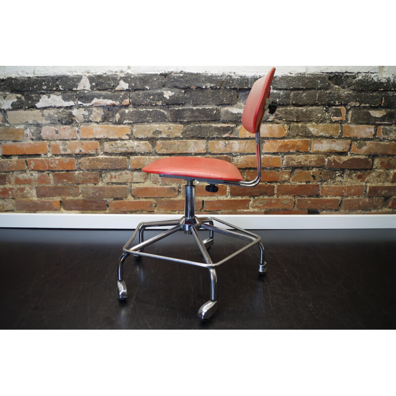 Vintage mobile office chair