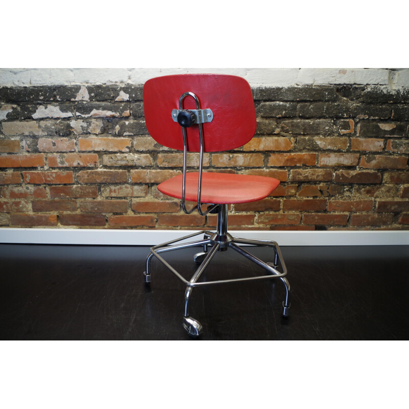Vintage mobile office chair
