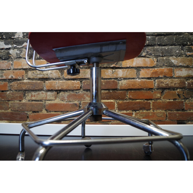 Vintage mobile office chair