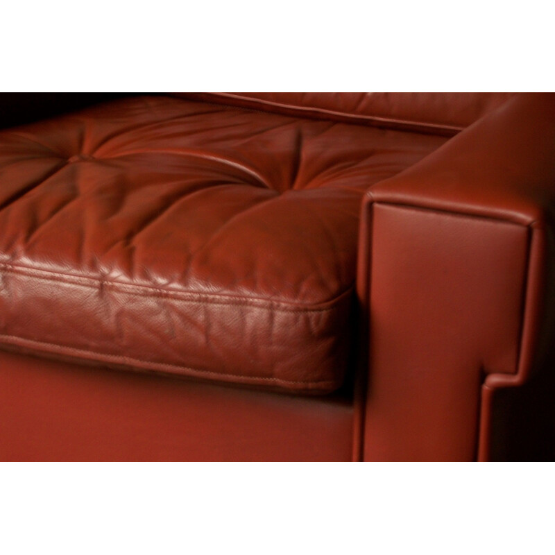 Fauteuil vintage en cuir rouge-brun de couleur chaude 1970
