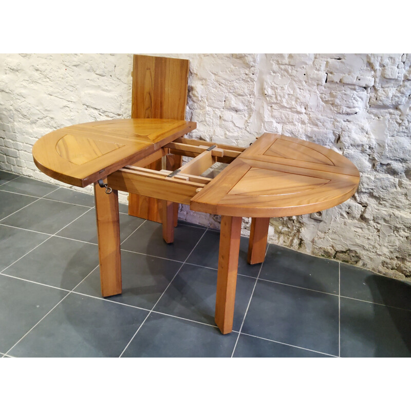 Table vintage extensible en orme massif  par Maison Regain 1960