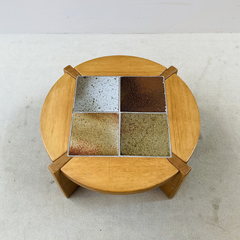 Mesa de centro vintage de olmo macizo y azulejos de cerámica