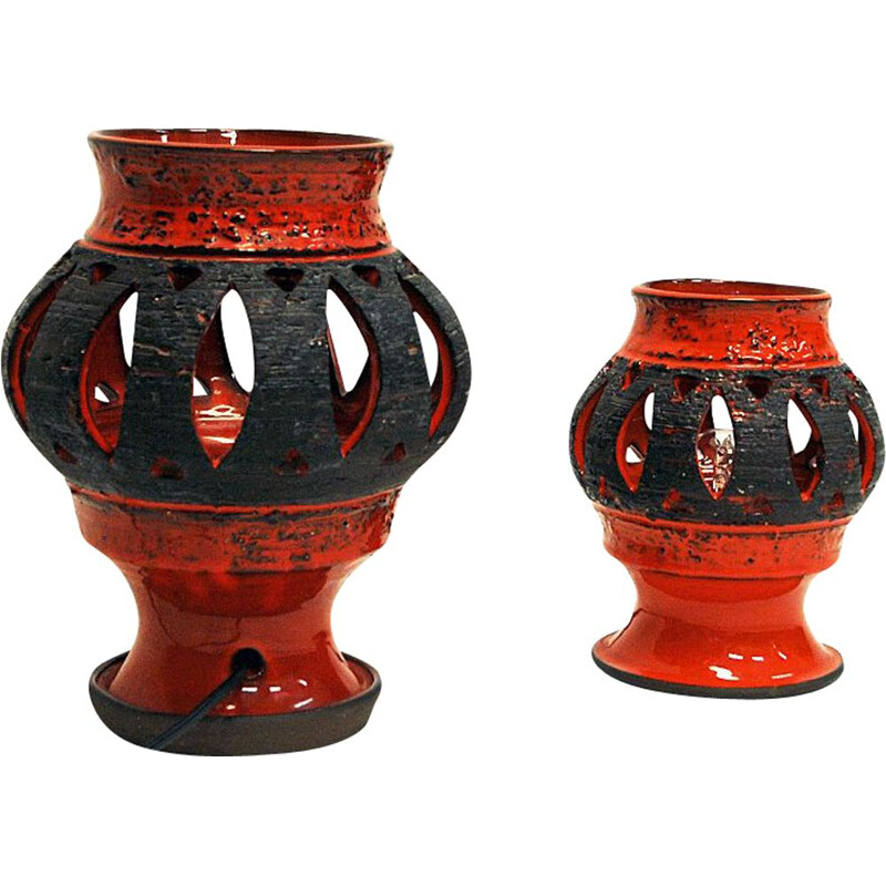 Pareja de lámparas de mesa vintage de cerámica roja de Nykirka Motala Keramik, Suecia 1960