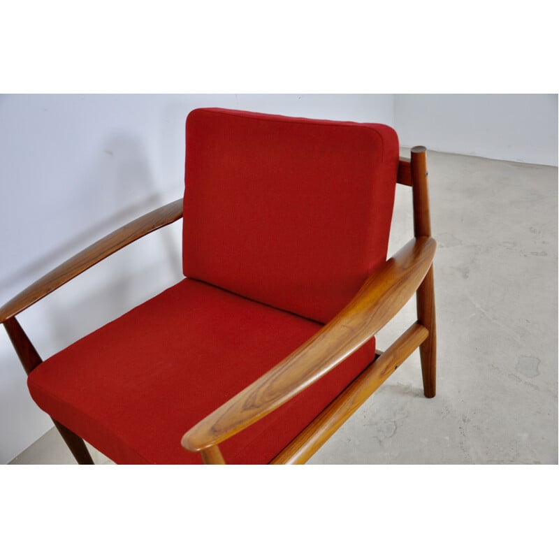 Vintage armchairs in wood and red fabric by Grete Jalk 1960s