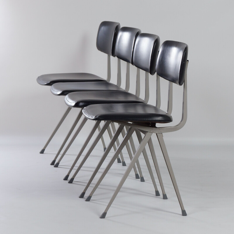 Ensemble de 4 chaises de Result vintage par Friso Kramer et Wim Rietveld pour Ahrend de Cirkel, 1960s 