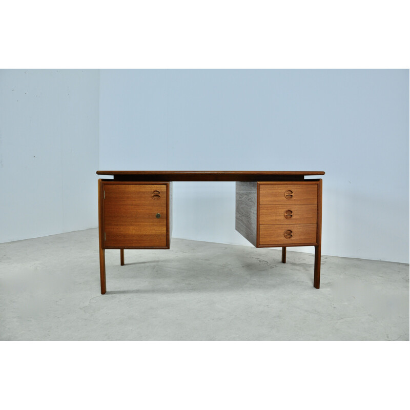 Vintage desk by Arne Vodder for GV Møbler 1960s
