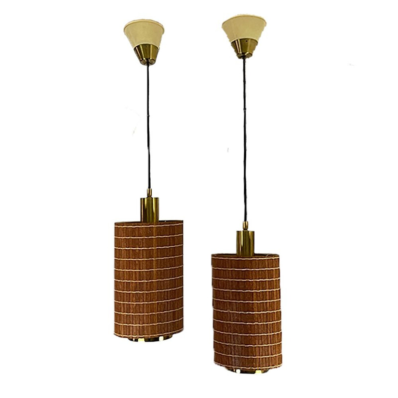 Coppia di lampade a sospensione vintage in teak e ottone dorato di Estiluz, Spagna 1970