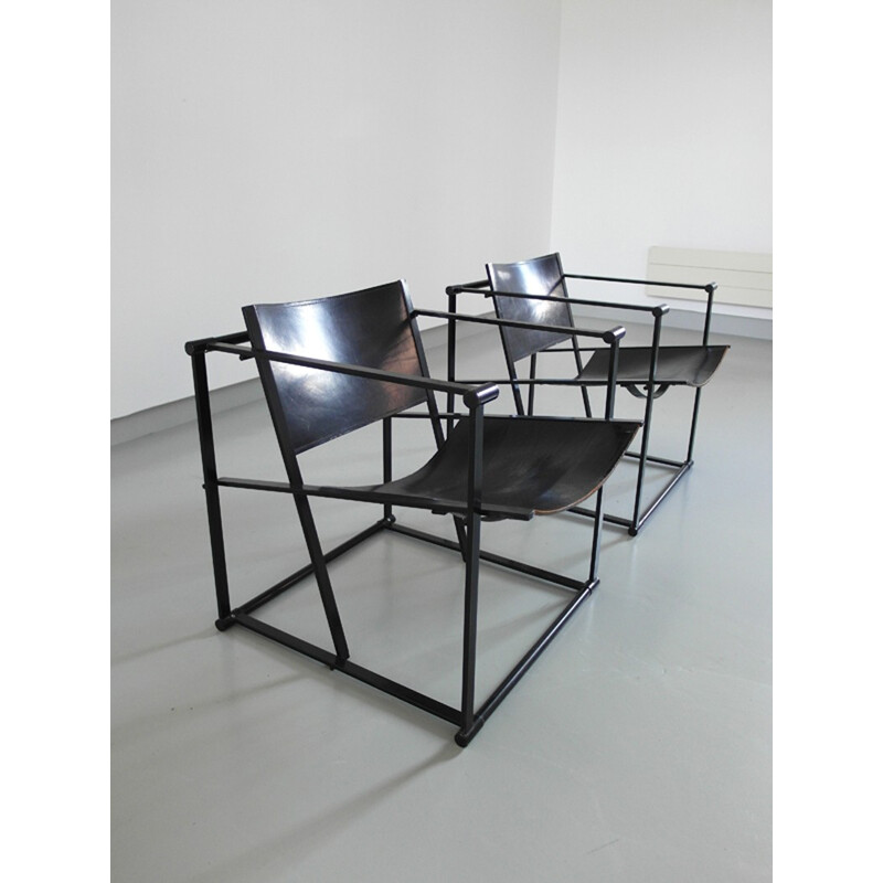 Paire de fauteuils Pastoe noir en métal et cuir, Radoub VAN BEEKUM - 1980
