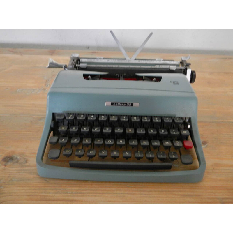 Máquina de escrever Vintage da Olivetti, Itália 1960