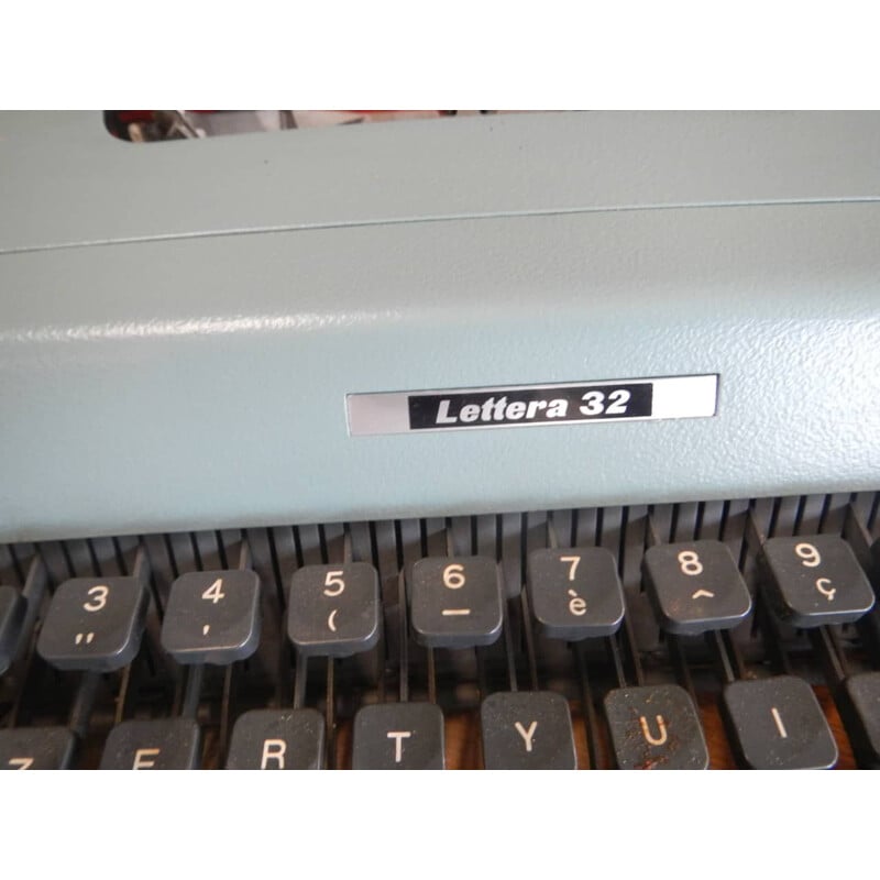 Machine à écrire vintage de Olivetti, Italie 1960