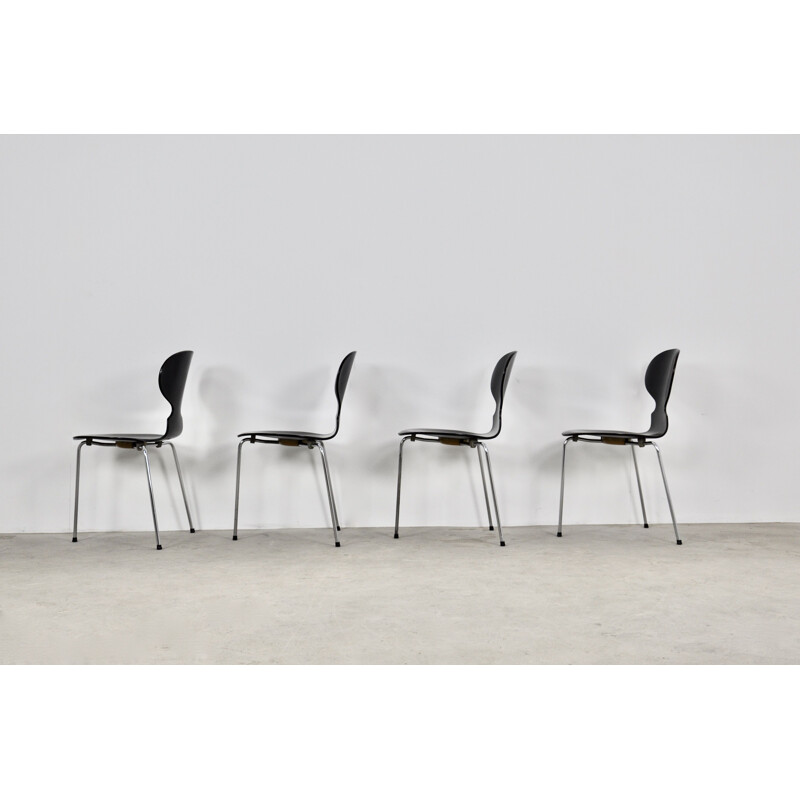 Set of 4 vintage Chairs Model by Arne Jacobsen for Fritz Hansen 1950s