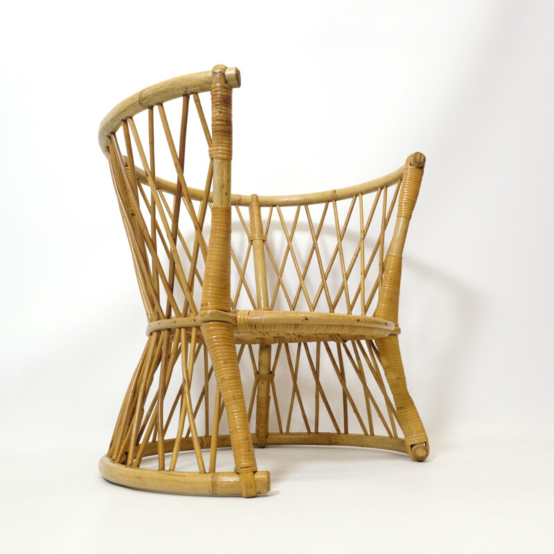 Vintage children's chair in rattan, 1970