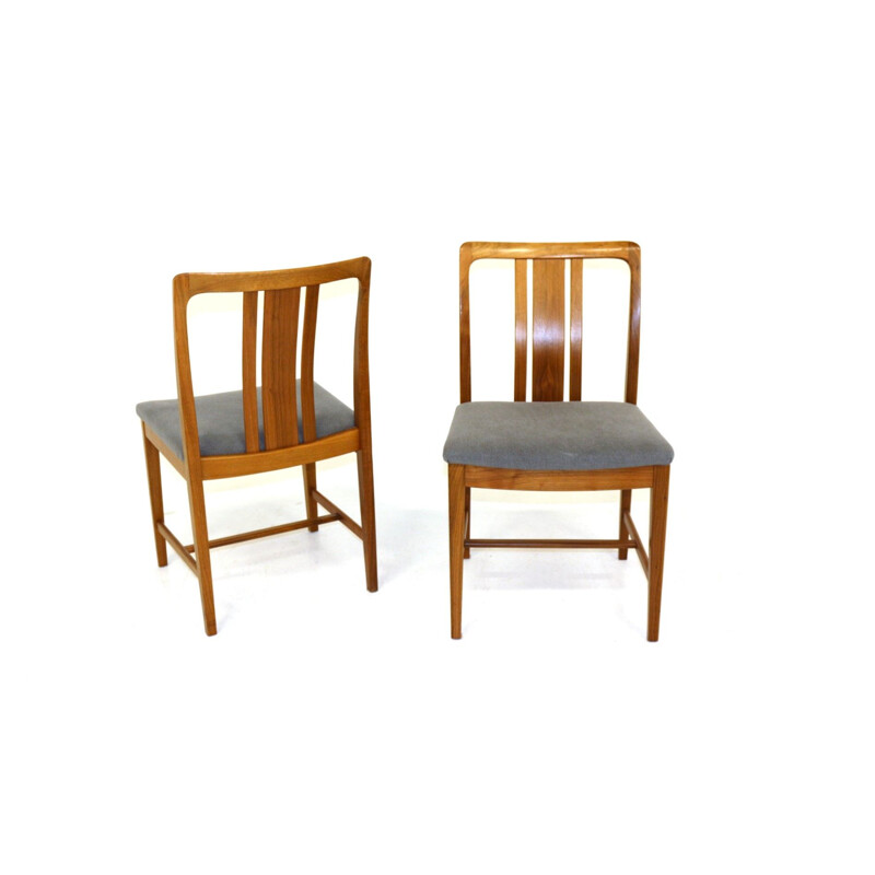 Vintage notenhouten stoelen Zweden 1960