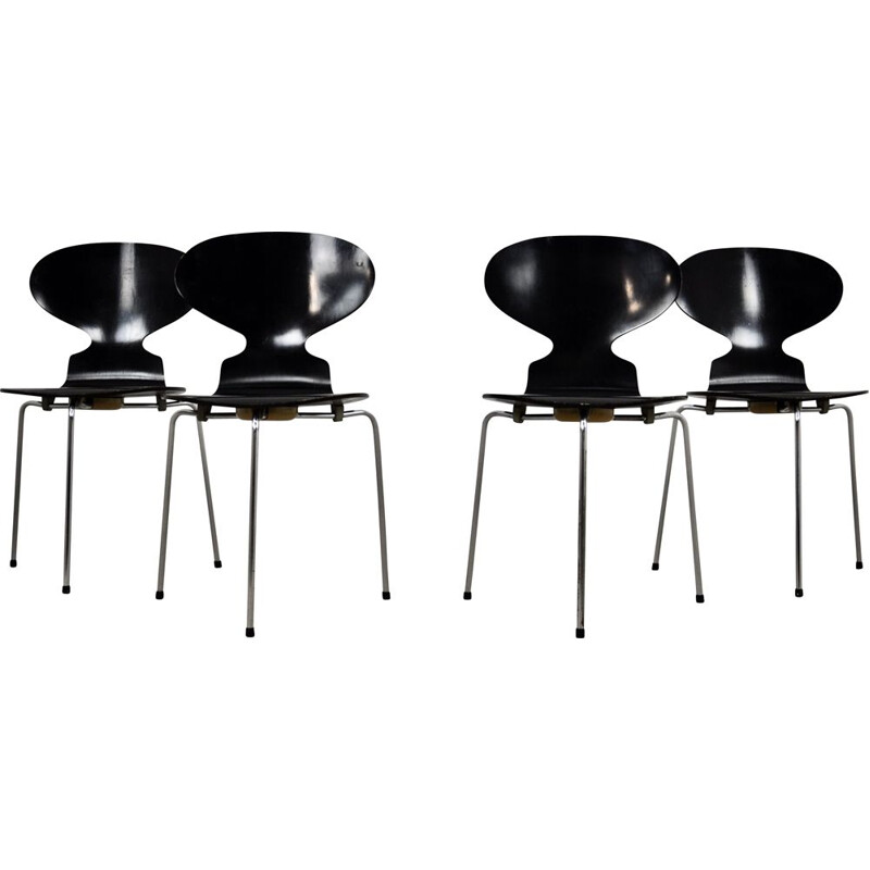 Set of 4 vintage Chairs Model by Arne Jacobsen for Fritz Hansen 1950s