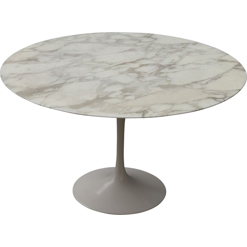 Vintage Tulip round table in marble 1970s