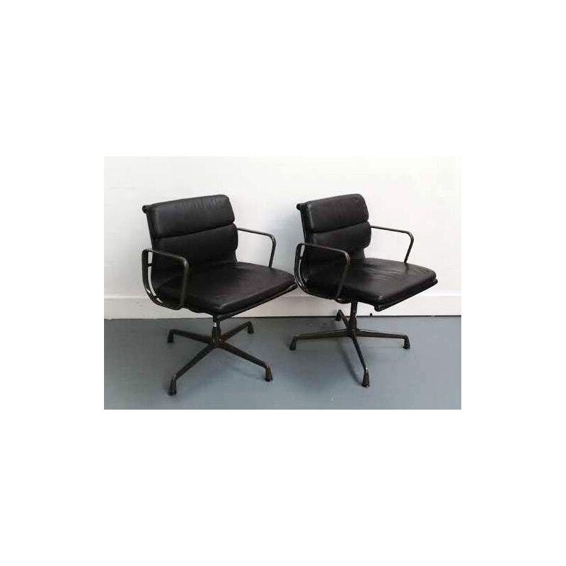 Fauteuil vintage Soft Pad Chairs EA 208 pour Vitra