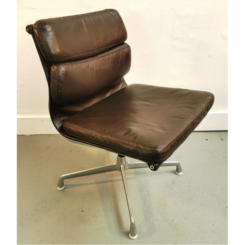 Vintage Soft Pad EA 205 Eames armchair for Herman Miller