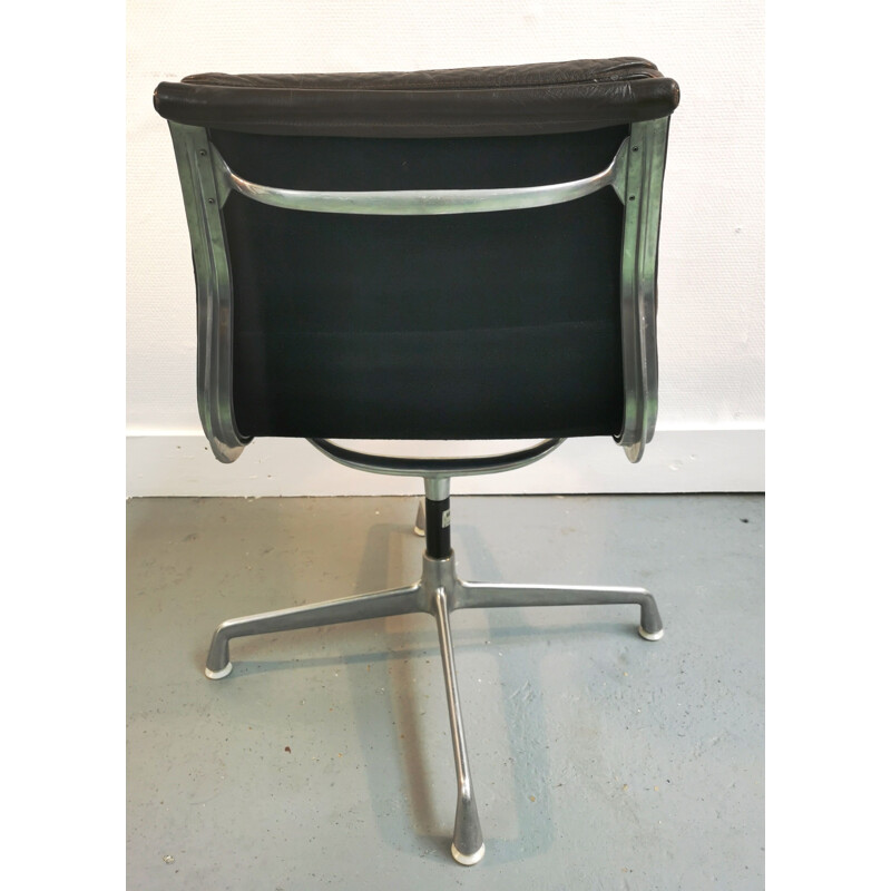 Vintage Soft Pad EA 205 Eames armchair for Herman Miller