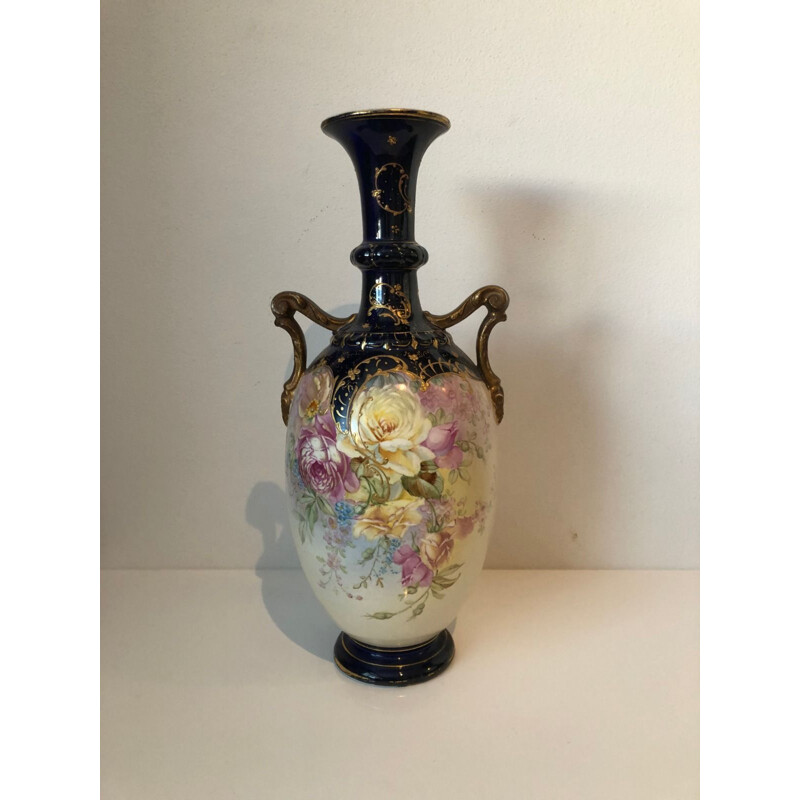 Jarrón de porcelana vintage con flores pintadas a mano