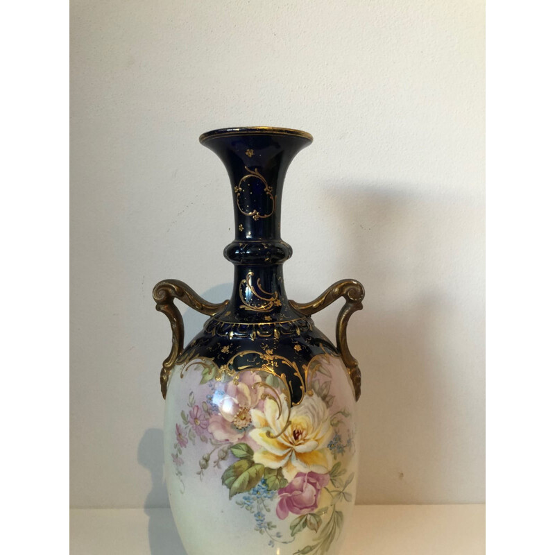 Vintage-Vase aus Porzellan mit handgemalten Blumen