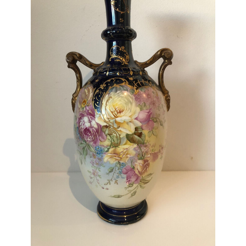Jarrón de porcelana vintage con flores pintadas a mano
