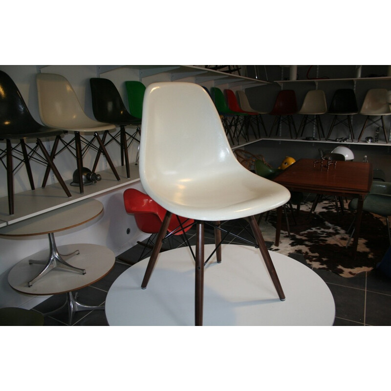 Chair EAMES "DSW", manufacturer Herman Miller - 1960s