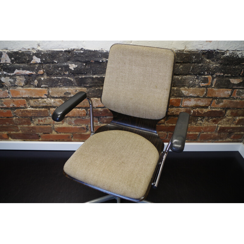Vintage swivel office chair by Elmar Flototto Pagholz 1970s