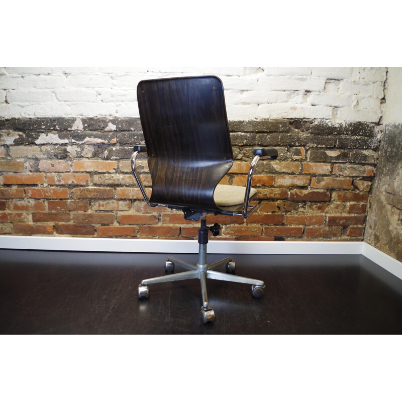 Vintage swivel office chair by Elmar Flototto Pagholz 1970s