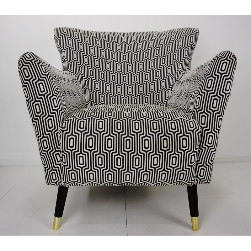Vintage armchair in fabric and wood Italian style