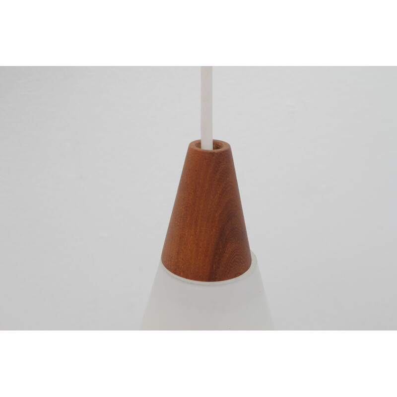 Vintage teak en opaal glas wandlamp 1960