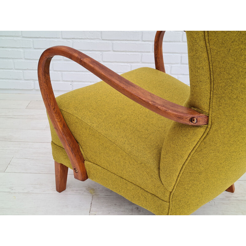 Fauteuil à haut dossier vintage en tissu de laine d'ameublement jaune feutré