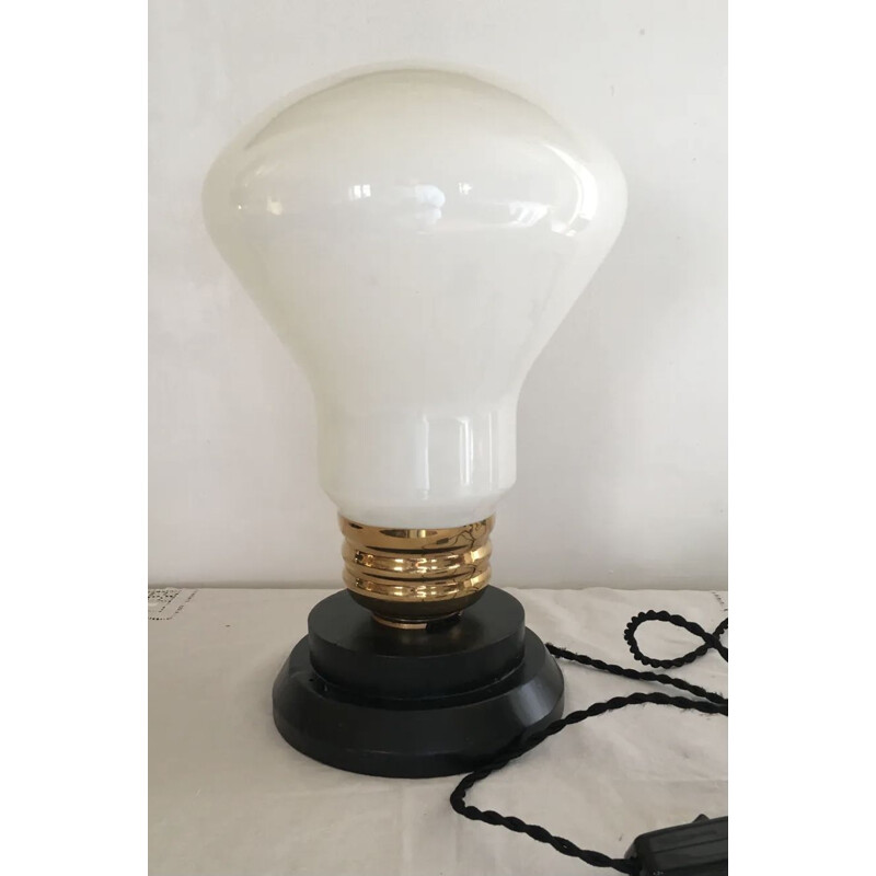 Lampe de table vintage forme ampoule sur un socle en bois 1970