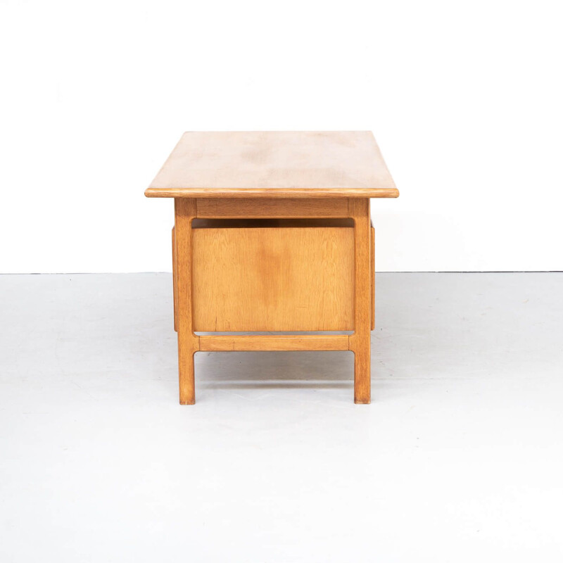 Vintage oak desk for GV Mobler