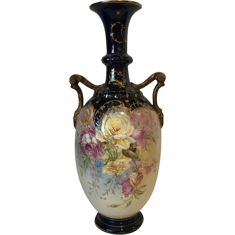 Vaso in porcellana vintage con fiori dipinti a mano