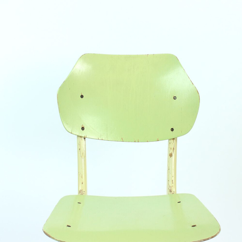 Chaise vintage par Ton en vert citron et crème Tchécoslovaquie 1960