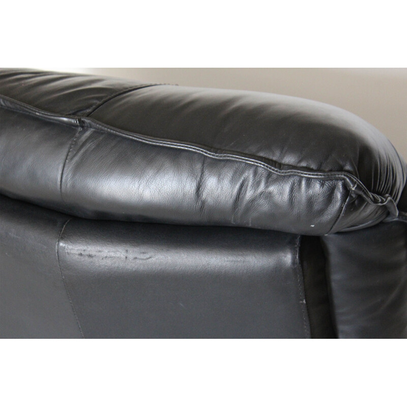 Vintage armchairs black leather 1980s