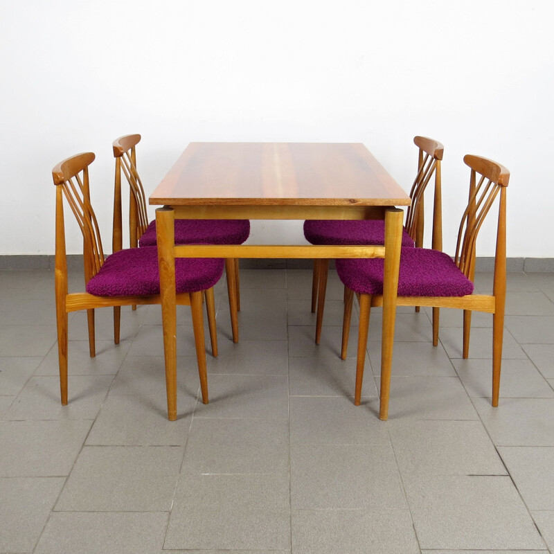 Vintage tafel en stoelen