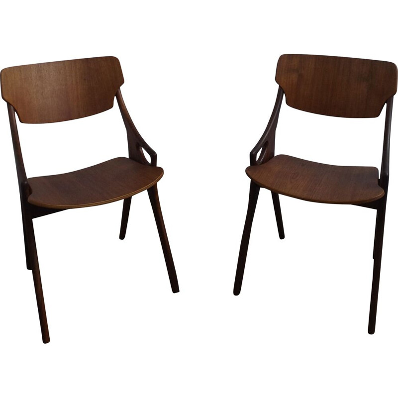 Pair of vintage chairs by Mogens Kold