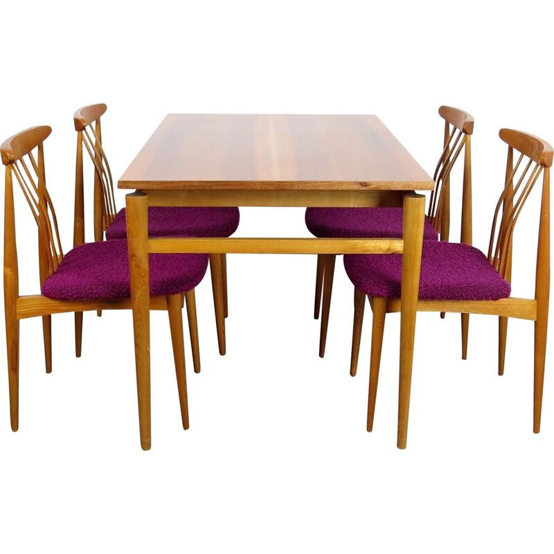Vintage tafel en stoelen