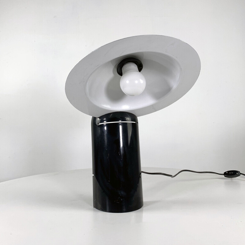 Lampe de table vintage en métal noir et blanc 1970