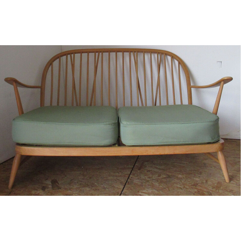 Canapé vintage Ercol en hêtre vernis 1960