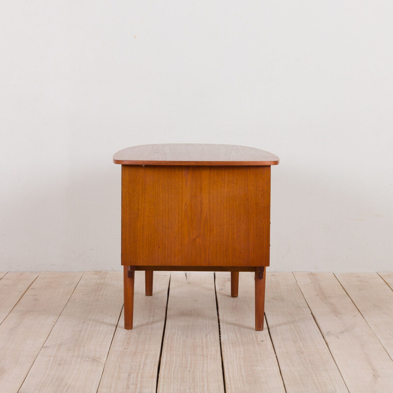 Vintage teakhouten bolvormig bureau van H.P. Hansen Denemarken 1960