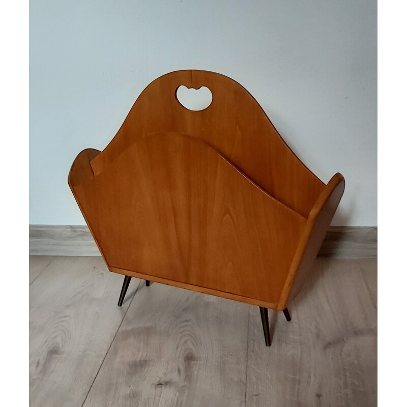 Revistero vintage de madera sobre patas de latón, 1970