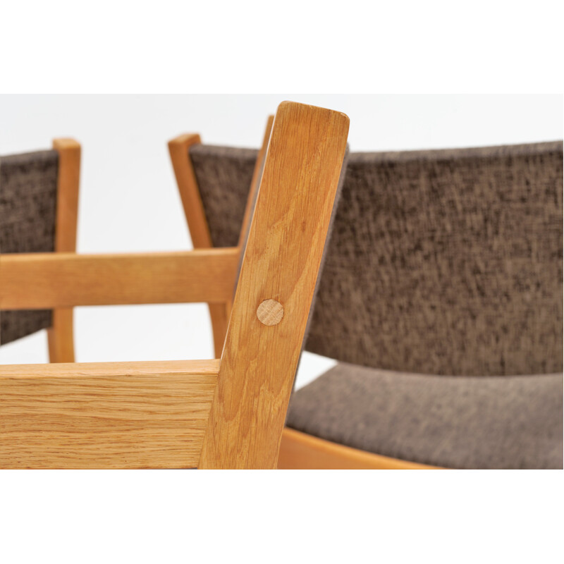 Poltrone vintage in rovere massiccio di Hans J. Wegner