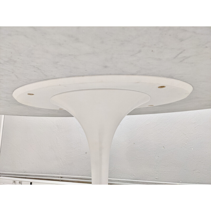 Vintage oval tulip table by Eero Saarinen for Knoll