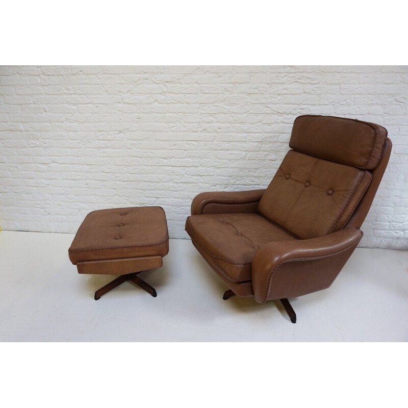 Set of vintage swivel chairs and ottomans 1960s