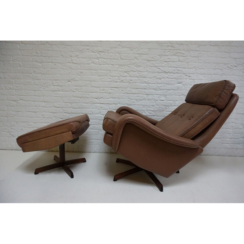 Ensemble de fauteuil pivotantes et de poufs vintage 1960