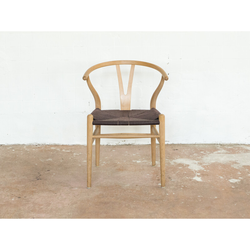 Carl Hansen & Son "Wishbone" chair in oak, Hans WEGNER - 2000s