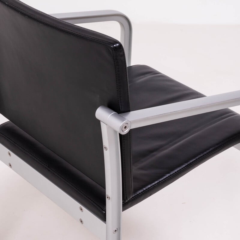 Paire de chaises vintage en cuir noir de Norman Foster pour Thonet